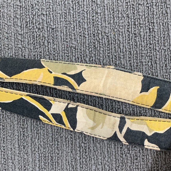 Vera Bradley Crossbody Bag Womens Medium Retired Dogwood Print Quilted Saddle up - Picture 9 of 17